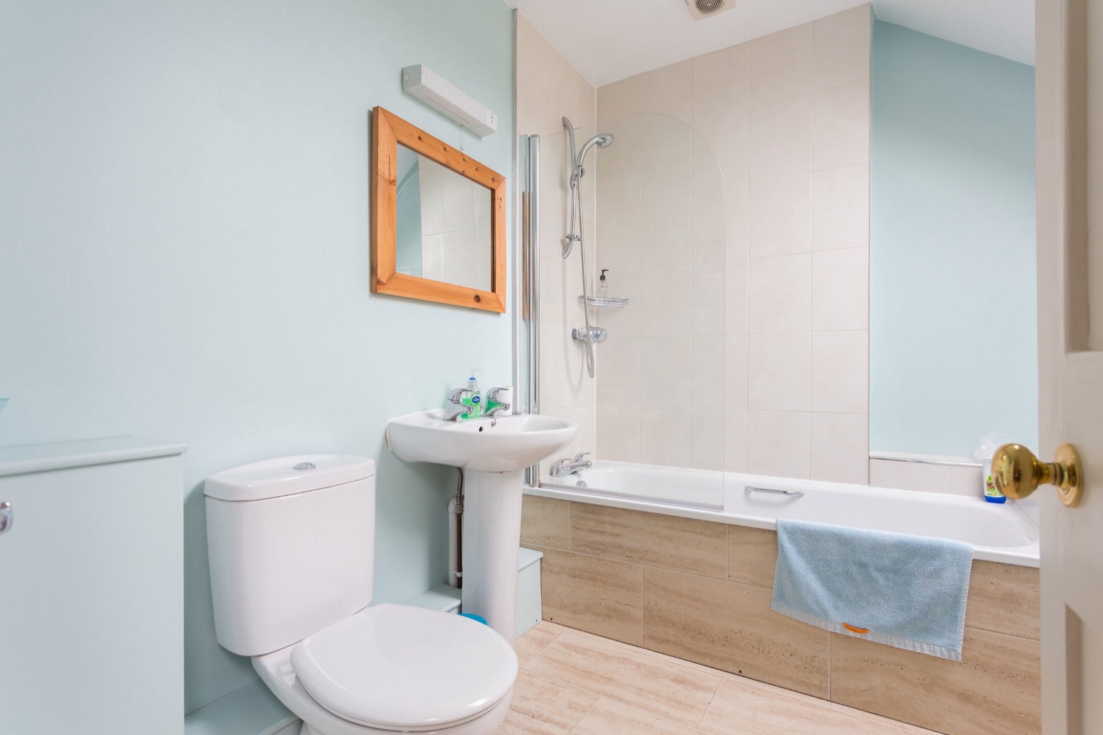 A bright en-suite bathroom
